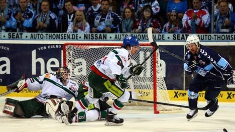 Hamburg Freezers v Augsburger Panther - DEL