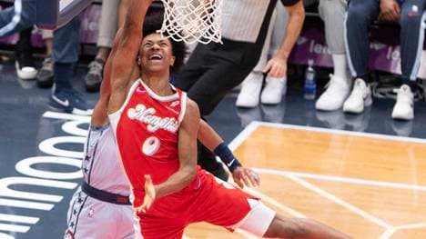 NBA-Profi Jaylen Wells von den Memphis Grizzlies verletzt sich bei einem üblen Sturz schwer