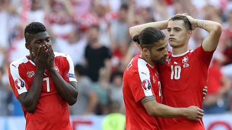 TOPSHOT-FBL-EURO-2016-MATCH37-SUI-POL