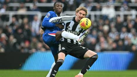 Erster Doppelpack für Newcastle: Nick Woltemade (r.)