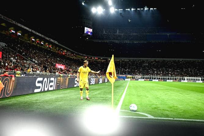 Er erweckt den Riesen zum Leben