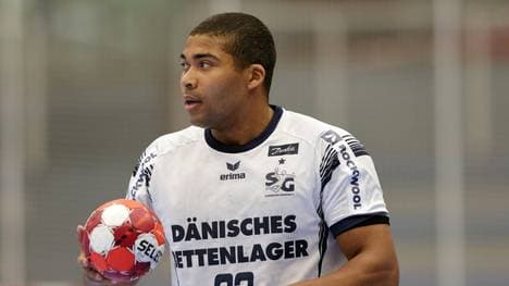 Mads Mensah Larsen sorgt für den Sieg in letzter Sekunde