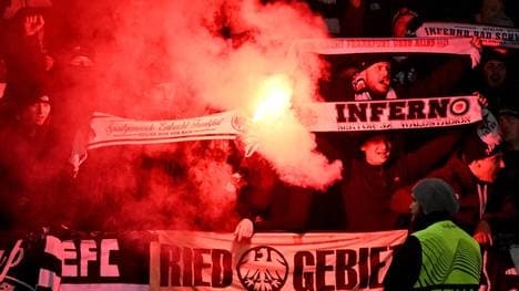 Die Gästefans aus Frankfurt machten in Helsinki mit einer unschönen Szene auf sich aufmerksam