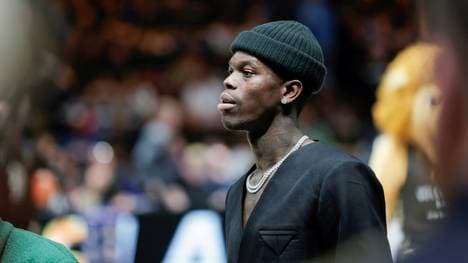 Dennis Schröder feuert seine Braunschweiger an