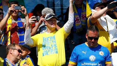 Eintracht Braunschweig v Karlsruher SC - Second Bundesliga