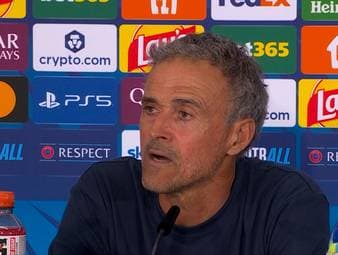 Paris Saint-Germain gewinnt den UEFA-Supercup nach einem 2:1 gegen Aston Villa. Nach der Partie lobt Trainer Luis Enrique seinen Neuzugang Maghnes Akliouche für dessen starke Leistungen im ersten Spiel für den Hauptstadtklub.