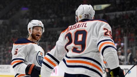 Leon Draisaitl (r.) brachte die Oilers auf Siegkurs