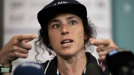 Federica Brignone bei einer Pressekonferenz im Juni