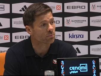 Real-Coach Xabi Alonso kritisiert das Verhalten von Atleticos Trainer Diego Simeone, der während der Partie beider Teams einige Worte an Vini Jr. richtete. Der Argentinier kann sich unterdessen nicht an den genauen Worlaut erinnern.