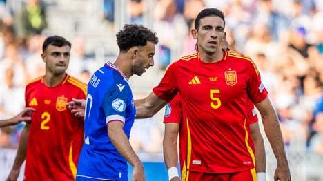 Cesar Tarrega (r.) verhinderte einen Auftaktcoup von EM-Gastgeber Slowakei