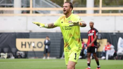 Leverkusens Keeper Mark Flekken