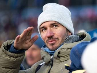 Neureuther gratuliert voreilig - eine Sekunde später passiert's!