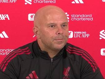 Arne Slot spricht auf der Pressekonferenz des FC Liverpool vor dem Spiel gegen Tottenham am Sonntag über einen möglichen Meilenstein - und die Erwartungen an ihn und seine Mannschaft. 