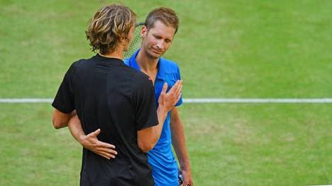 Florian Mayer holt sich gegen Alexander Zverev den Sieg im Finale von Halle