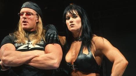 Chyna war Begleiterin und auch Lebensgefährtin des heutigen WWE-Lenkers "Triple H" Paul Levesque