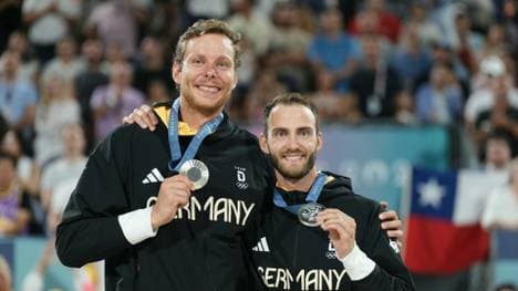 Silbermedaillengewinner starten mit Sieg