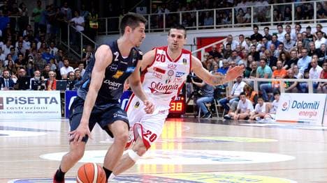 Basketball: Bayern München verpflichtet Diego Flaccadori, Diego Flaccadori (links) wird den FC Bayern verstärken