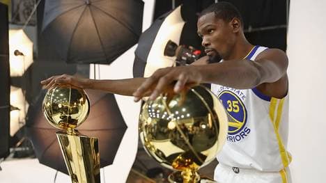 Kevin Durant geht mit den Warriors als Titelverteidiger in die NBA-Saison