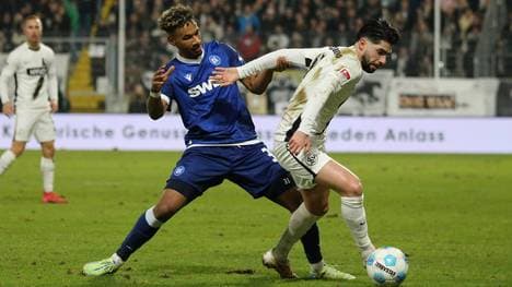 Der Karlsruher SC und SV Elversberg lieferten sich ein umkämpftes Spiel 