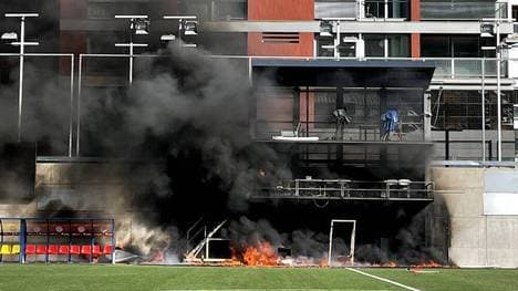 Im  Estadi Nacional in Andorra brach ein Feuer aus