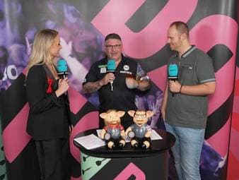 Gary Anderson steht nach dem Sieg über Michael van Gerwen im Viertelfinale der Darts-WM und spricht über das Legenden-Duell und seinen nächsten Gegner.