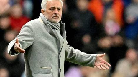 Jose Mourinho muss erneut zusehen