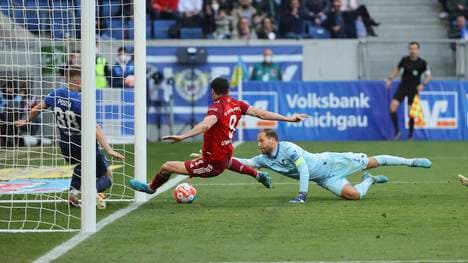 Robert Lewandowski traf gegen Hoffenheim, hatte in dieser Szene aber großes Pech
