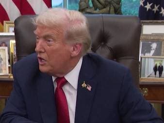 US-Präsident Donald Trump warnt, dass bestimmte Austragungsorte bei der kommenden WM ihre Spiele verlieren könnten. Sollten Städte als unsicher eingestuft werden, werde man die Partien verlegen.