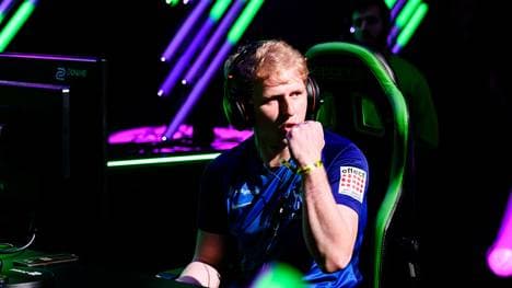 Die 32 besten FIFA 18-Gamer der Welt treffen sich im Londoner "The O2". Wer wird Weltmeister beim FIFA eWorld Cup? SPORT1 mit allen Infos zum FeWC.