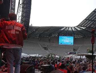 Am ersten Tag bei den Olympischen Spielen gab Clueso in der deutschen Fanzone ein Konzert und prompt gab es das erste Gold von Lukas Märtens. Der Sänger schwärmte im Anschluss vom emotionalen Highlight.