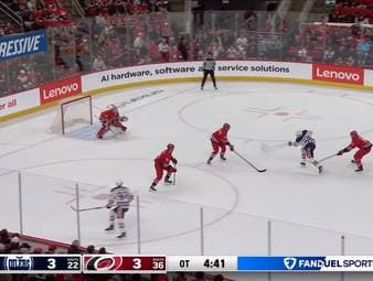 Leon Draisaitl hat beim Spiel der Edmonton Oilers gegen die Carolina Hurricanes den Siegtreffer erzielt.