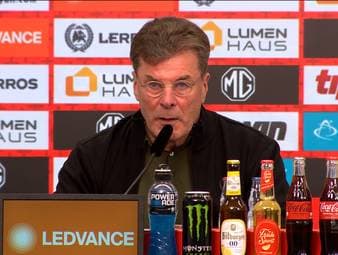 Nach der Niederlage des VfL Wolfsburg kritisiert Trainer Dieter Hecking die Leistung des Schiedsrichters deutlich. Er zeigt sich unzufrieden mit einigen Entscheidungen des Unparteiischen.