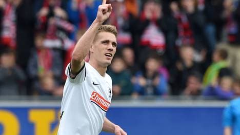 Nils Petersen schnürt einen Viererpack