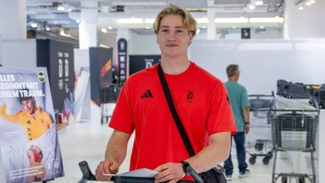 Leon Ulbricht bei der Einkleidung vor Olympia
