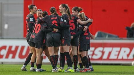 Bayer-Frauen bejubeln den Sieg