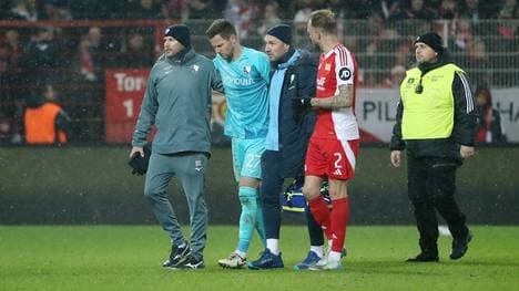 Torwart Patrick Drewes wurde von einem Feuerzeug getroffen 