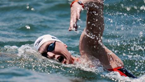 Florian Wellbrock im warmen Meer vor Singapur