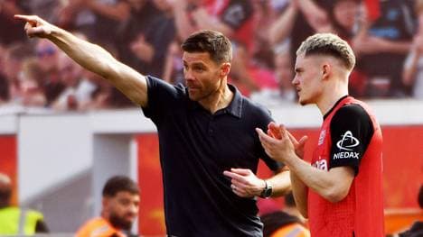 Zeigt Xabi Alonso seinen Spielern im St. Pauli Leverkusen Tipp den richtigen Weg an? 