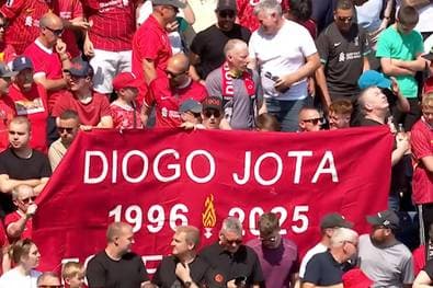 Gänsehaut pur: Ganzes Stadion singt für Jota