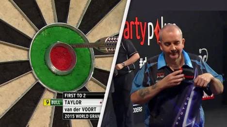 Phil Taylor verpasst den Neun-Darter und verliert