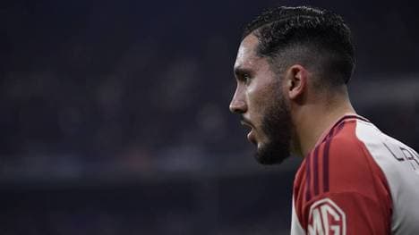 Rayan Cherki schaut konzentriert