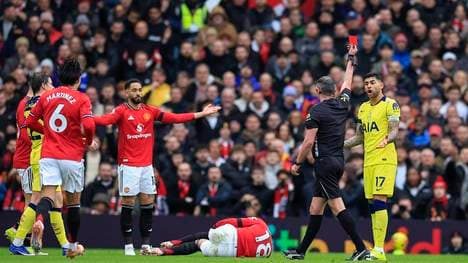 Cristian Romero flog gegen Manchester United vom Platz