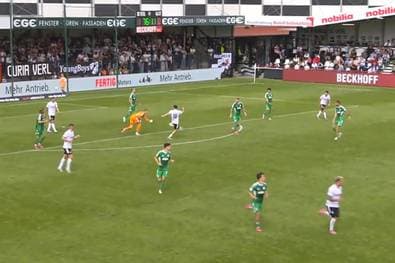 So einen Torwart-Patzer haben Sie selten gesehen