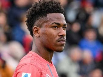 Fußball-Profi nach Badeunfall auf der Intensivstation