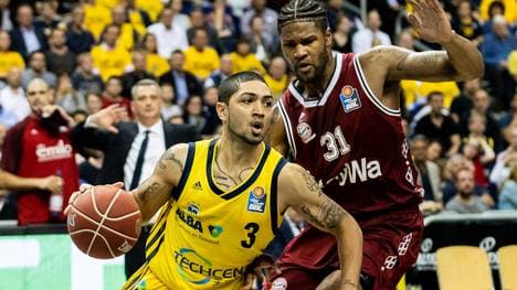 Basketball: ALBA Berlin verlängert mit Peyton Siva, Peyton Siva (links) ist bei ALBA Berlin gesetzt