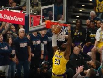 Die Los Angeles Lakers treffen im zweiten Spiel der Western Conference Finals auf die Oklahoma City Thunder um Shai Gilgeous-Alexander. LeBron erreicht dabei als erster Spieler überhaupt das 300. Playoff-Spiel seiner Karriere.
