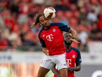 Bayern-Sportdirektor Christoph Freund erklärt das Umdenken in der Transferpolitik bei Sascha Boey und welche Rolle die geschlossenen Märkte dabei spielen.