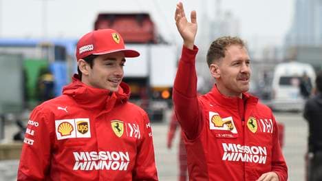 Die beiden Ferrari-Piloten Sebastian Vettel und Charles Leclerc in Shanghai