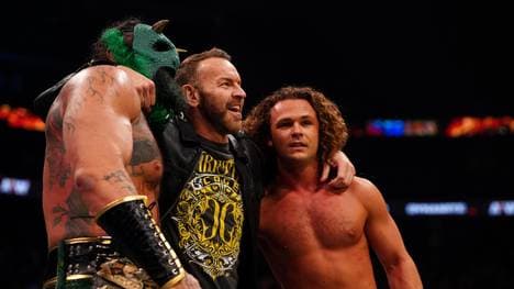 Jungle Boy (r.) und Luchasaurus (l., mit Christian Cage) krönten sich bei AEW Dynamite