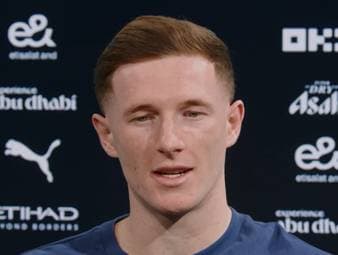 Rekordneuzugang Elliot Anderson hat bei seiner Vorstellung bei Manchester City direkt eine Spitze in Richtung United abgefeuert. Für den 23-Jährigen ist City die unumstrittene Nummer eins der Stadt.